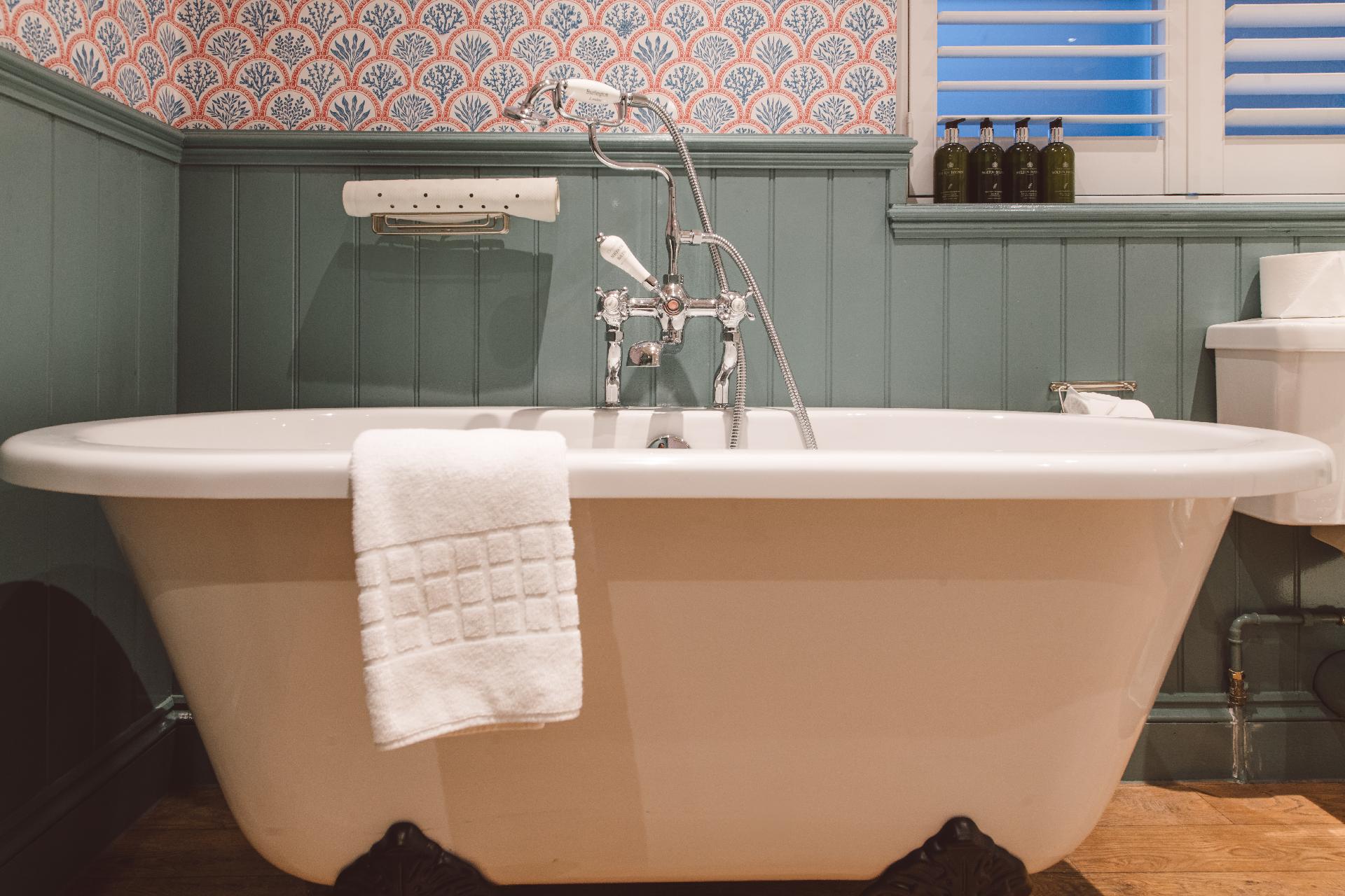 Stay at The Swan Hotel in Gloucestershire
